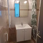 Nyaraló Charmante Maison Avec Garage, A Proximite De La *