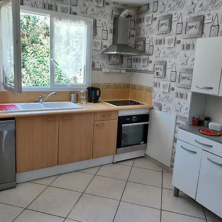Charmante Maison Avec Garage, Acces Direct A La * Leucate