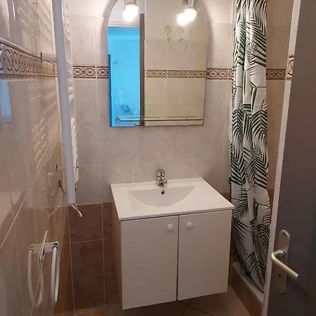 Holiday home Charmante Maison Avec Garage, Acces Direct A La *