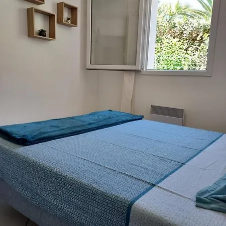 Charmante Maison Avec Garage, A Proximite De La