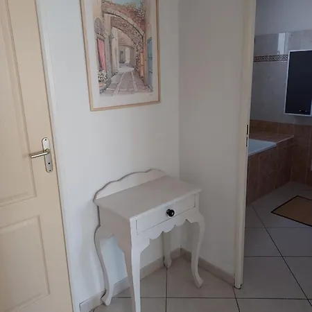 Charmante Maison Avec Garage, Acces Direct A La *
