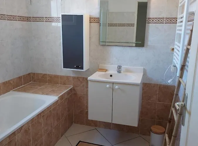 Feriehus Charmante Maison Avec Garage, A Proximite De La Leucate